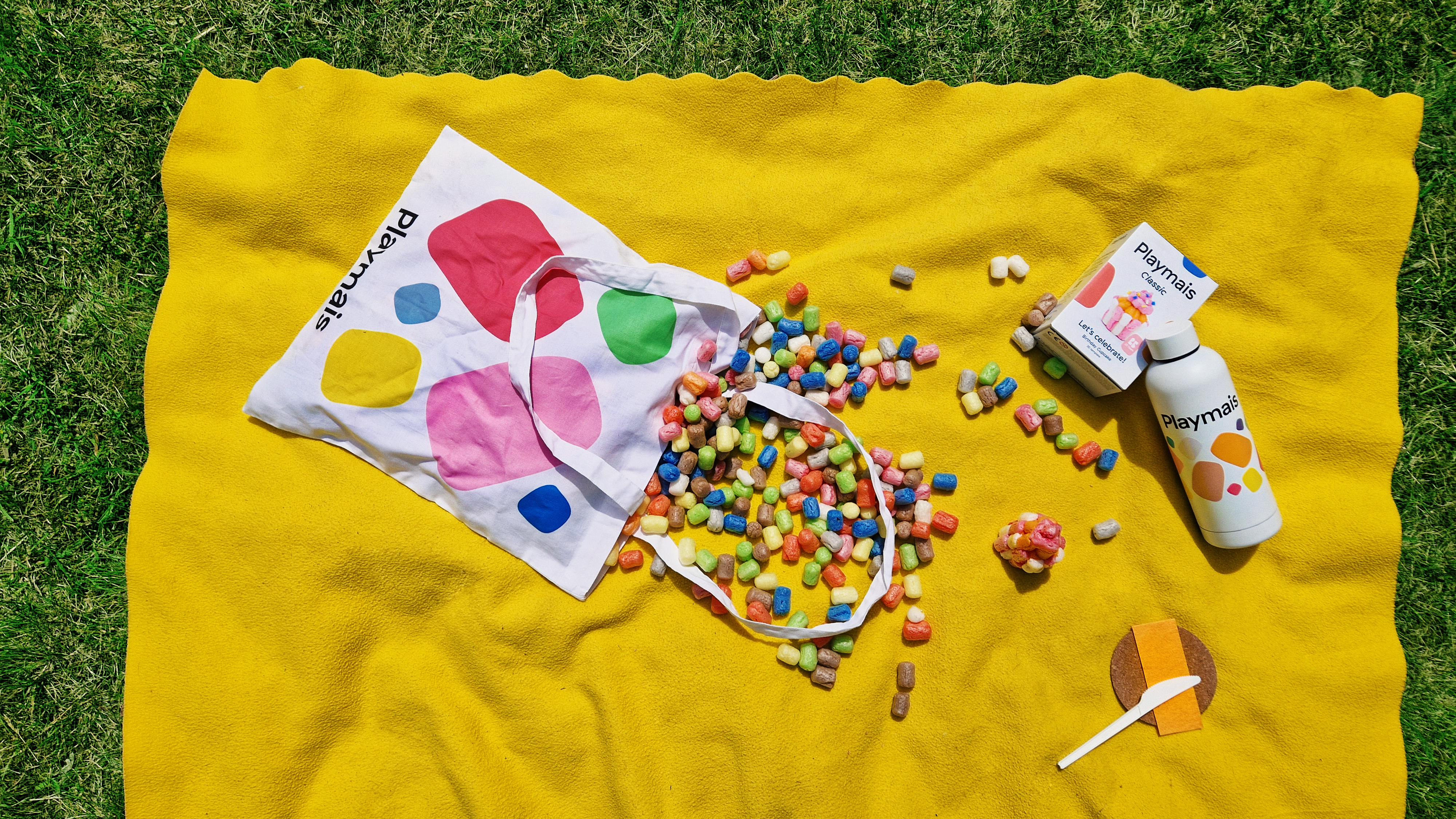 Playmais auf der Picknickdecke
